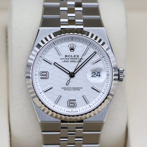 Rolex 127334 White LAND DWELLER  40mm 2025